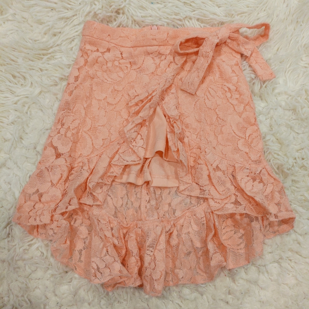 Lace hi-low ruffle skirt